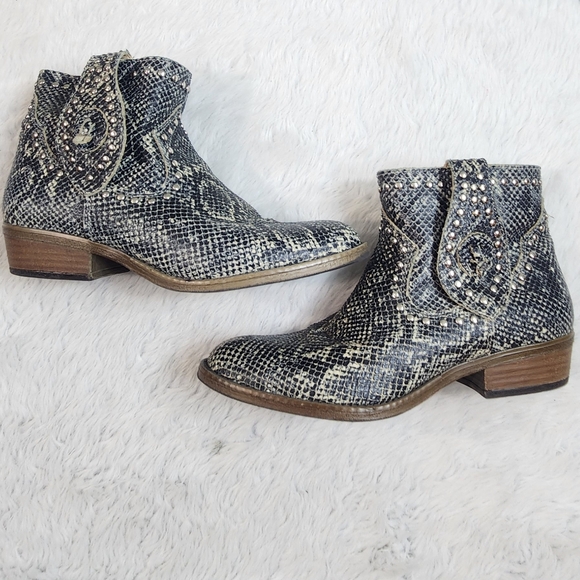 DINGO Stunning Leather Studded Boots - Picture 7 of 16